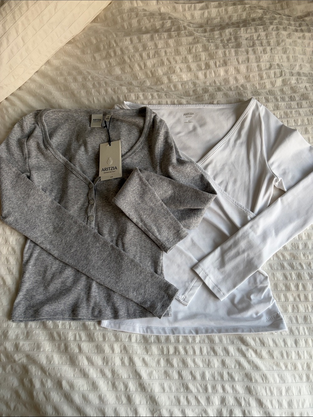 Aritzia V‑Neck Sweater Set in Gray & White
